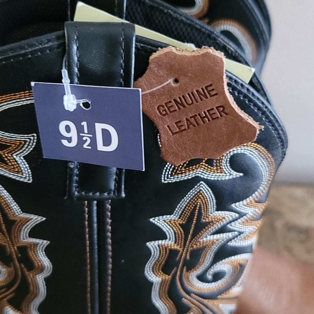 Boot - Picture 4 of 4